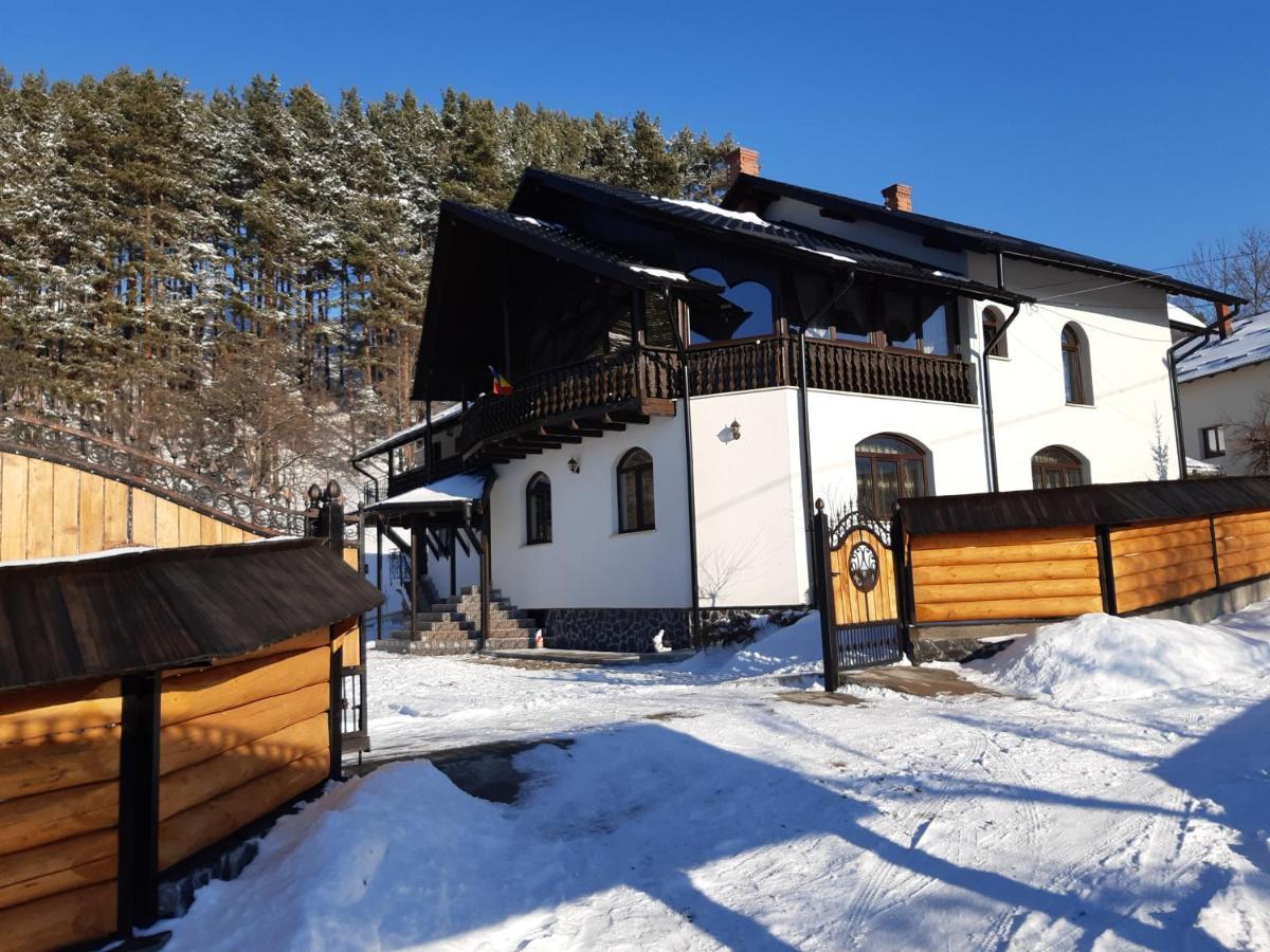 Villa Casa Dintre Pini Păltinoasa Esterno foto