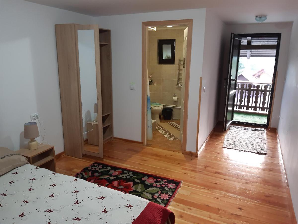 Villa Casa Dintre Pini Păltinoasa Esterno foto