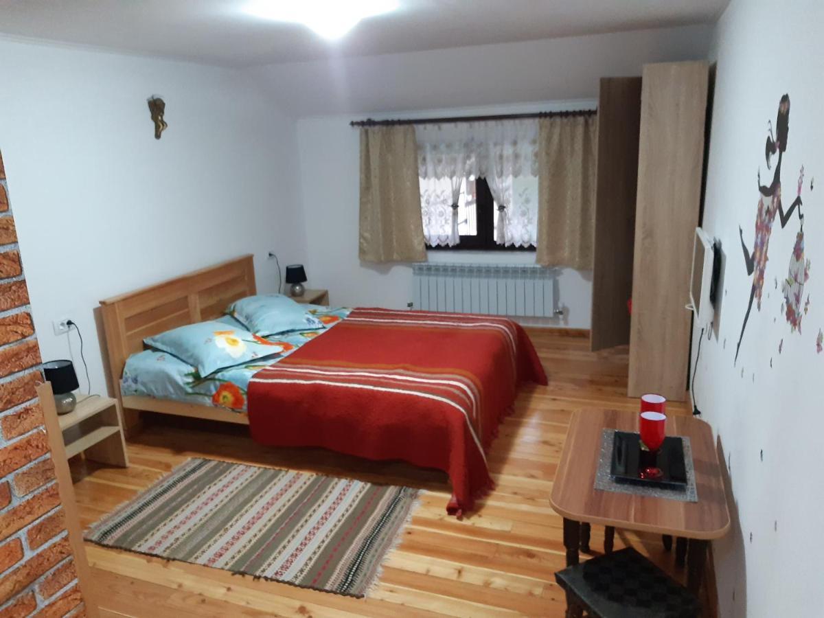 Villa Casa Dintre Pini Păltinoasa Esterno foto